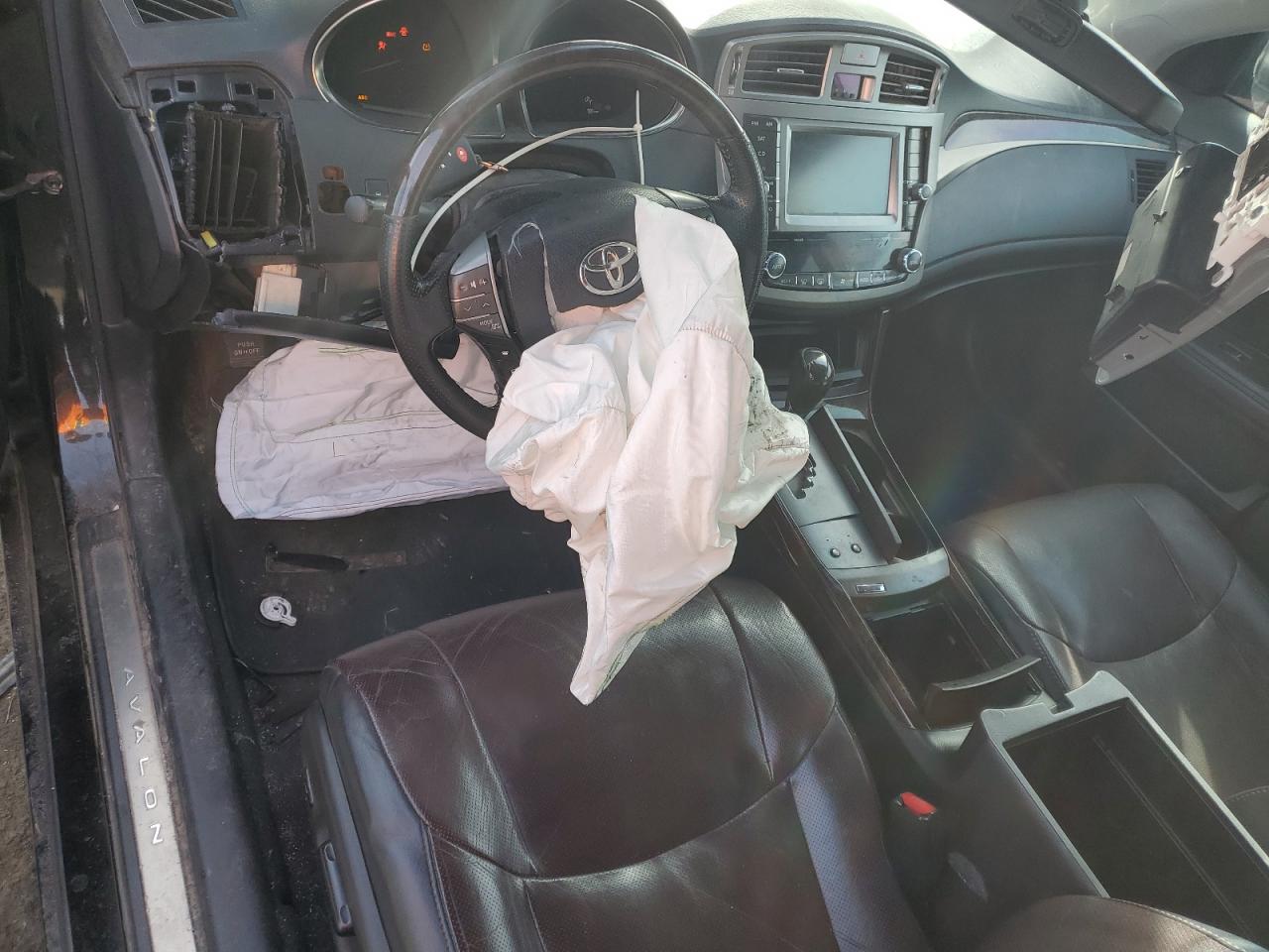 2011 Toyota Avalon - Image 8
