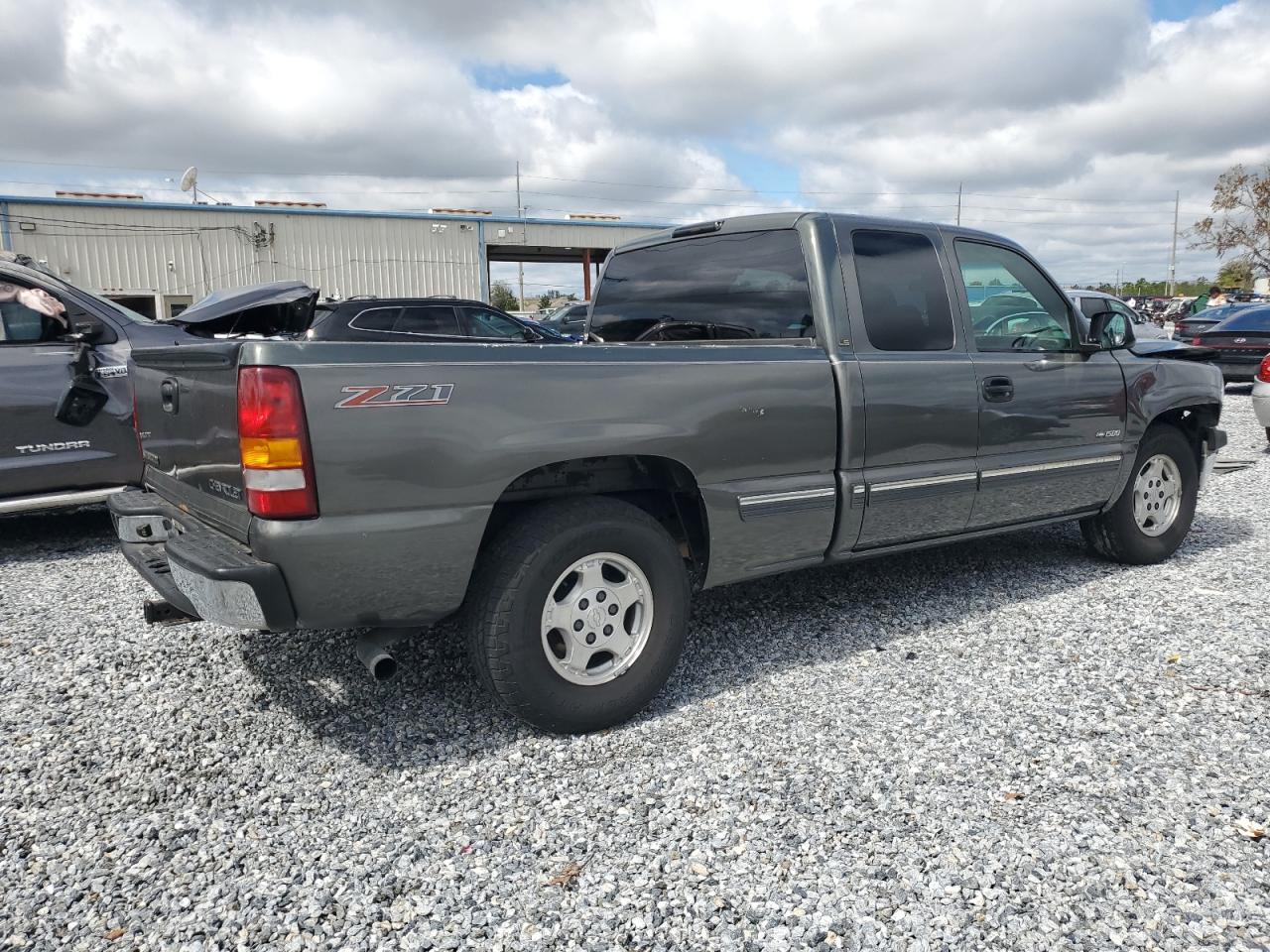 2001 Chevrolet Silverado - Image 3