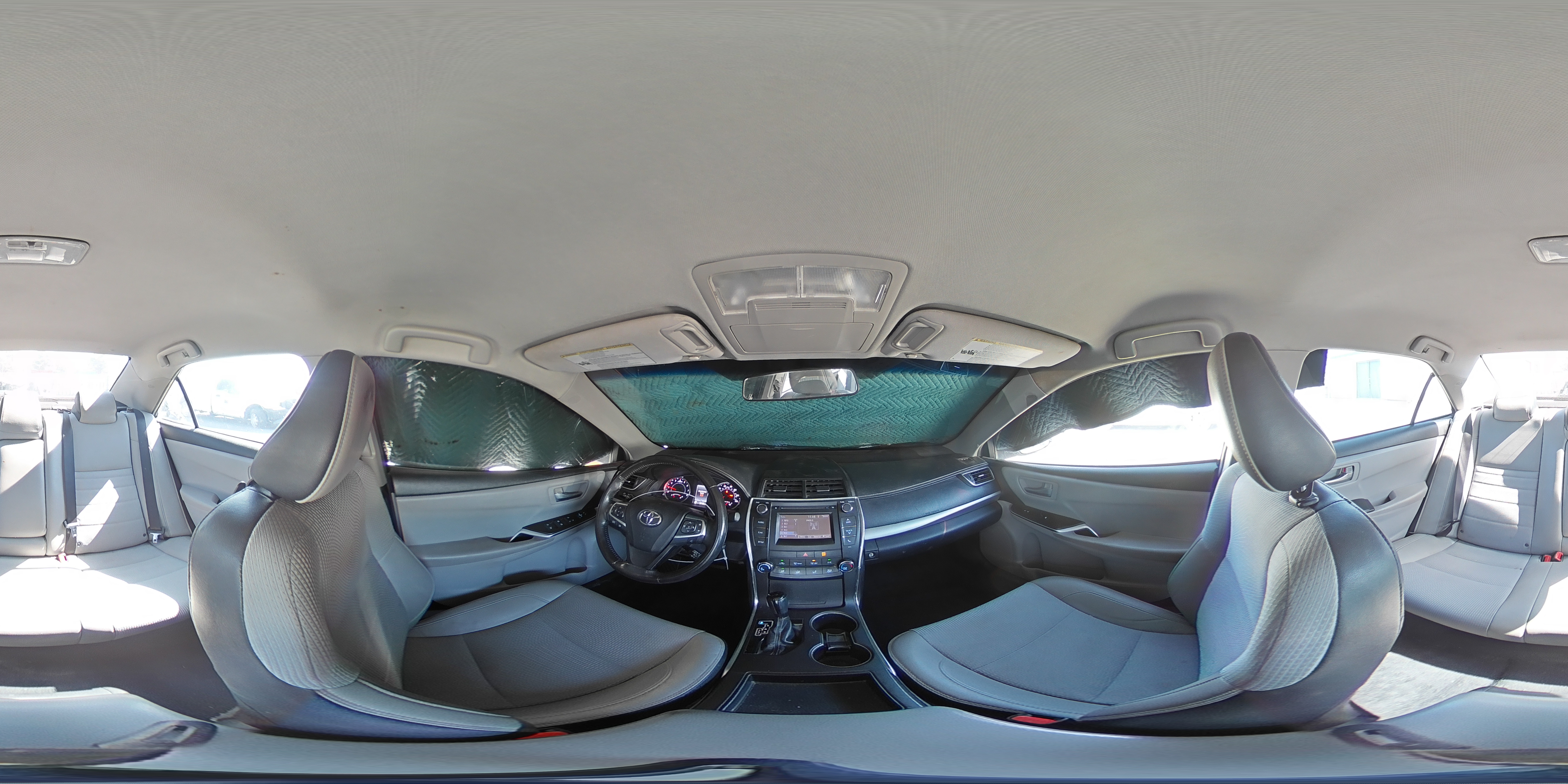 2016 Toyota Camry - Image 12