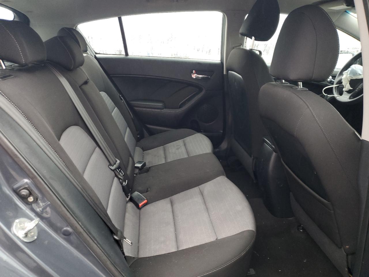 2016 Kia Forte - Image 11