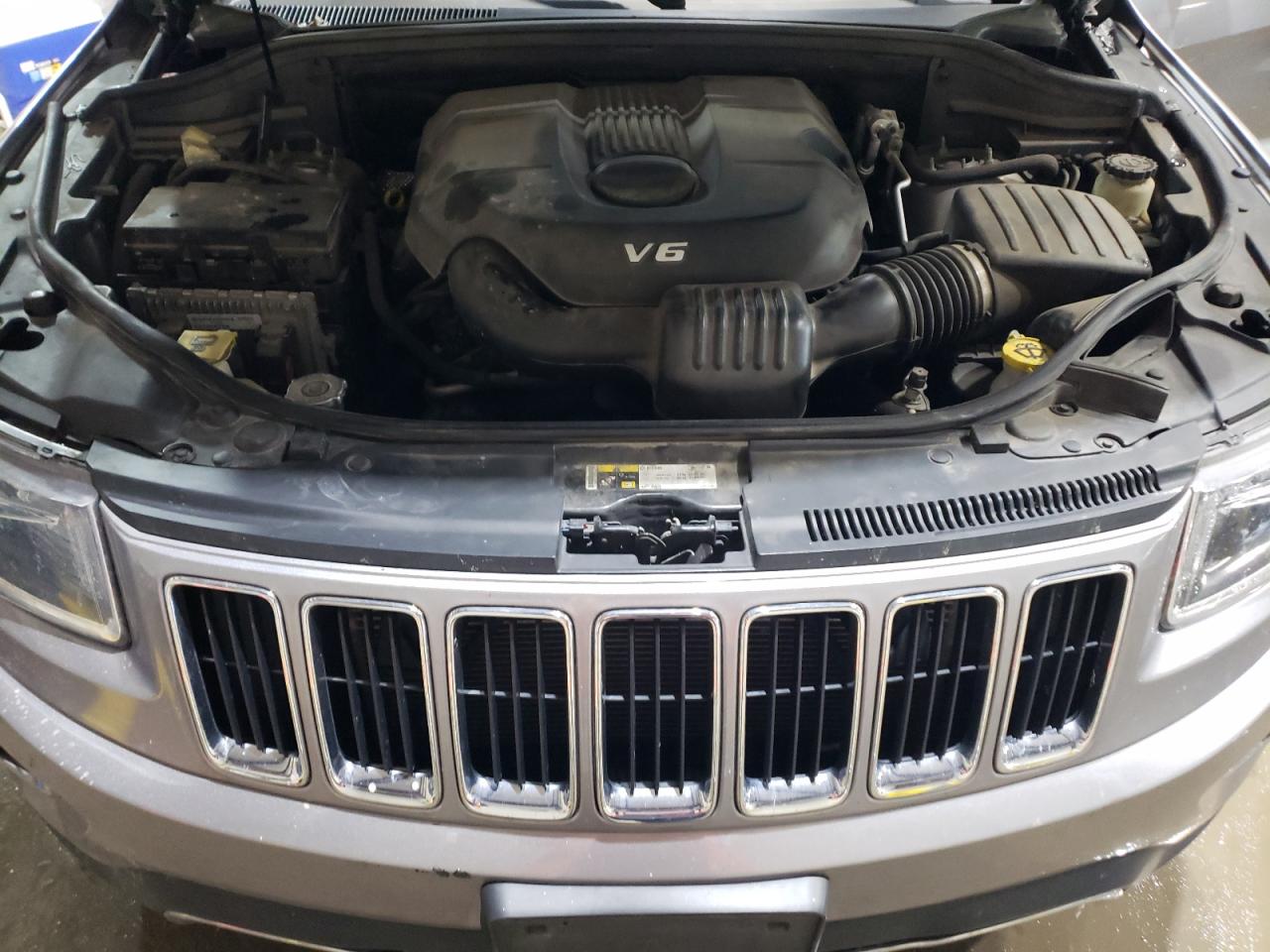 2014 Jeep Grand Cherokee - Image 12