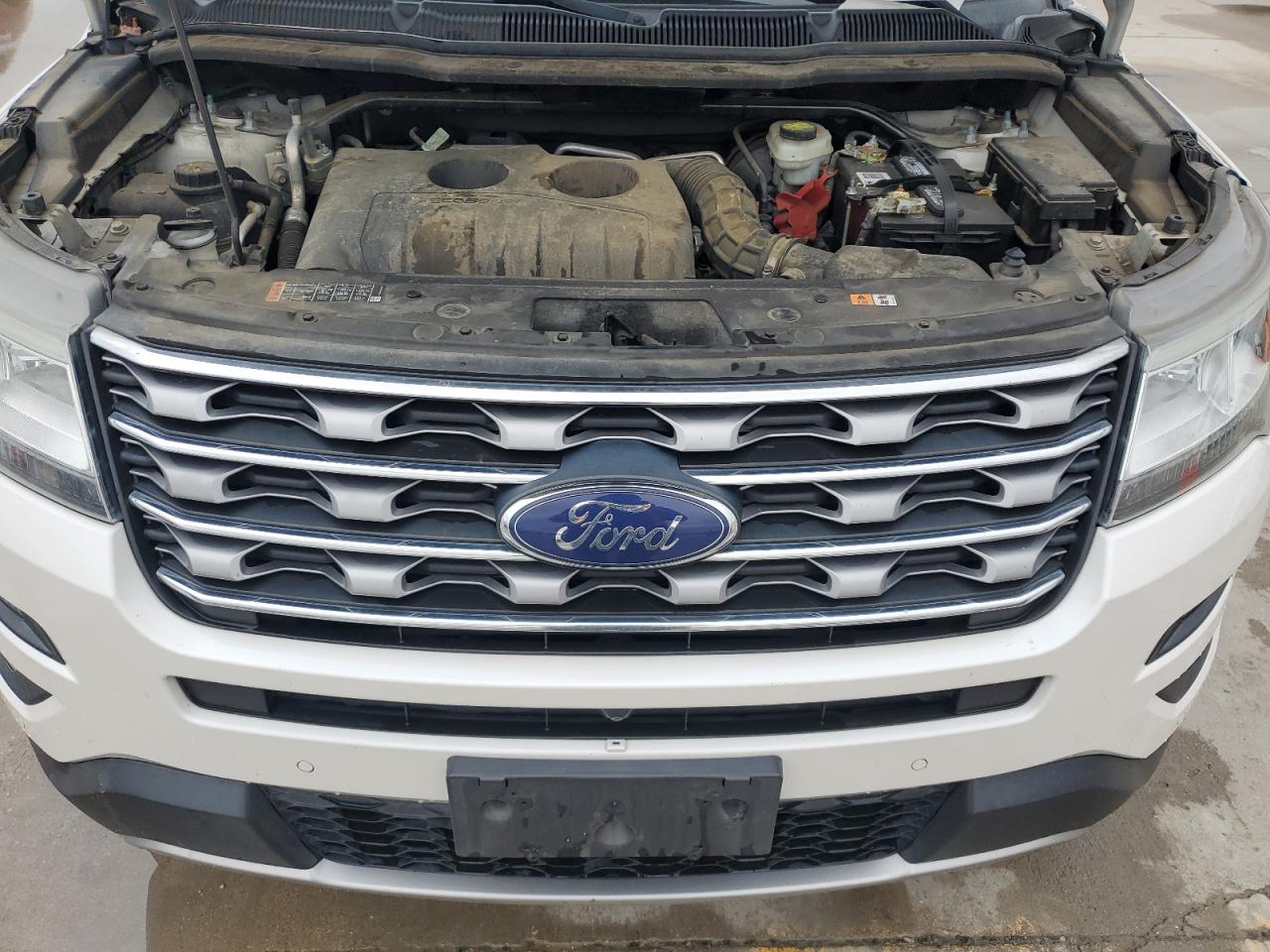 2017 Ford Explorer - Image 12