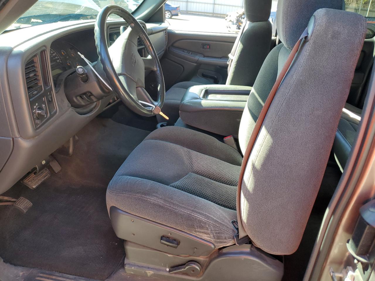 2006 Chevrolet Silverado - Image 7