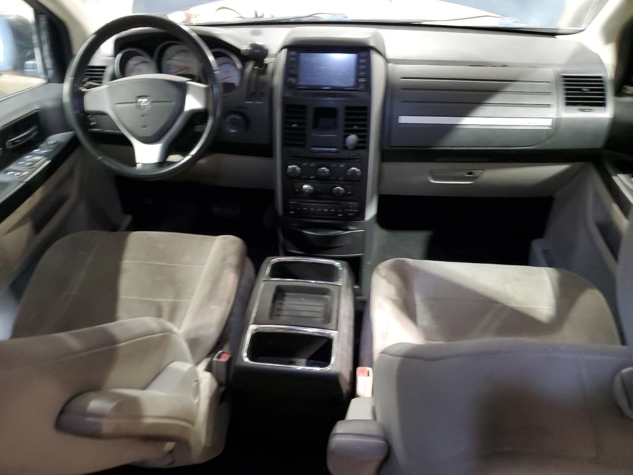 2008 Dodge Caravan - Image 8