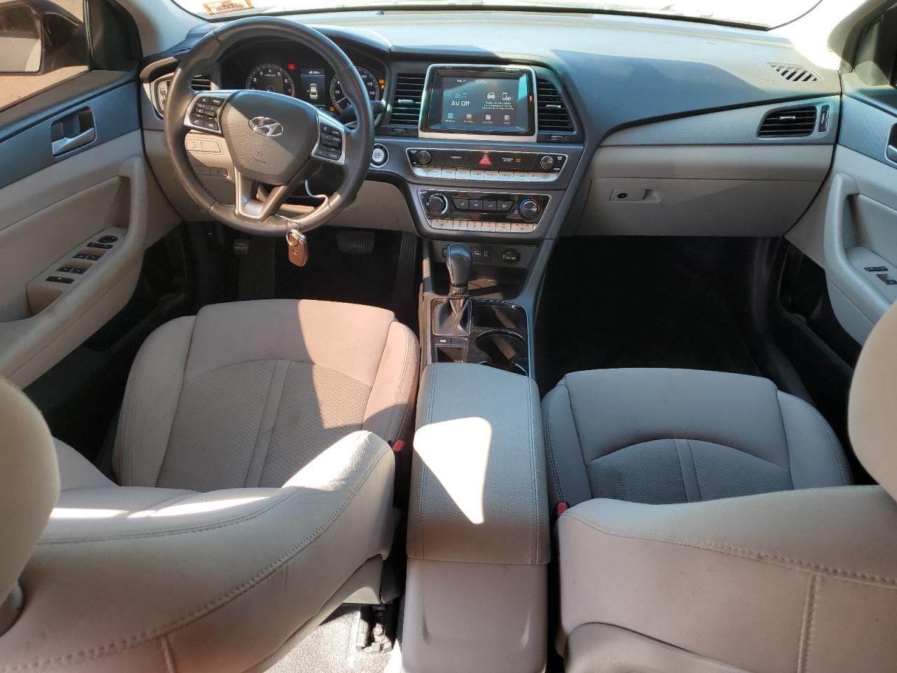 2018 Hyundai Sonata - Image 8