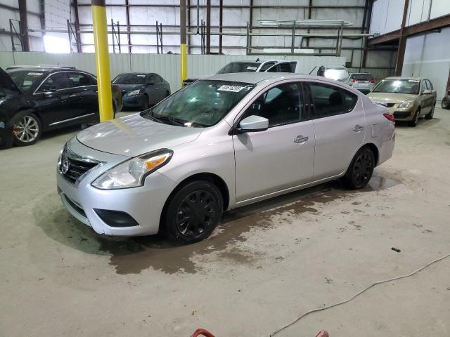  NISSAN VERSA 2018 Srebrny