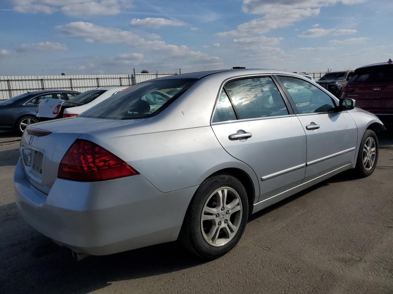 2007 Honda Accord - Image 3