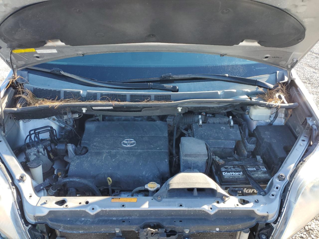 2013 Toyota Sienna - Image 12
