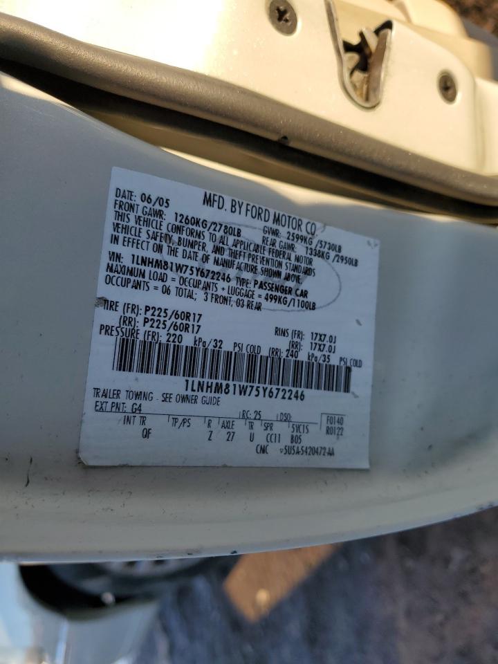2005 Lincoln Town Car - Image 13