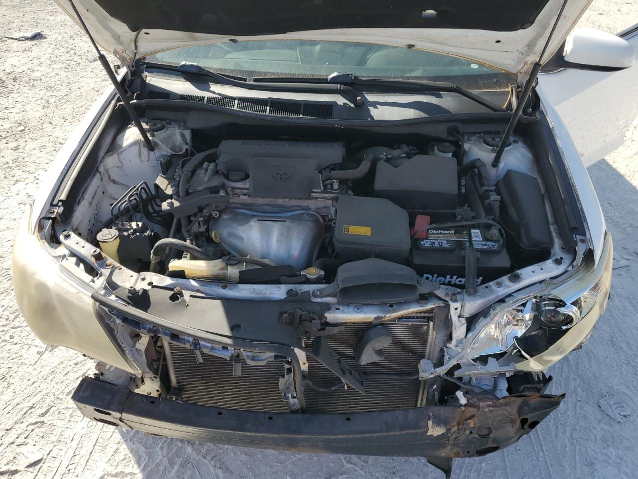 2014 Toyota Camry - Image 12