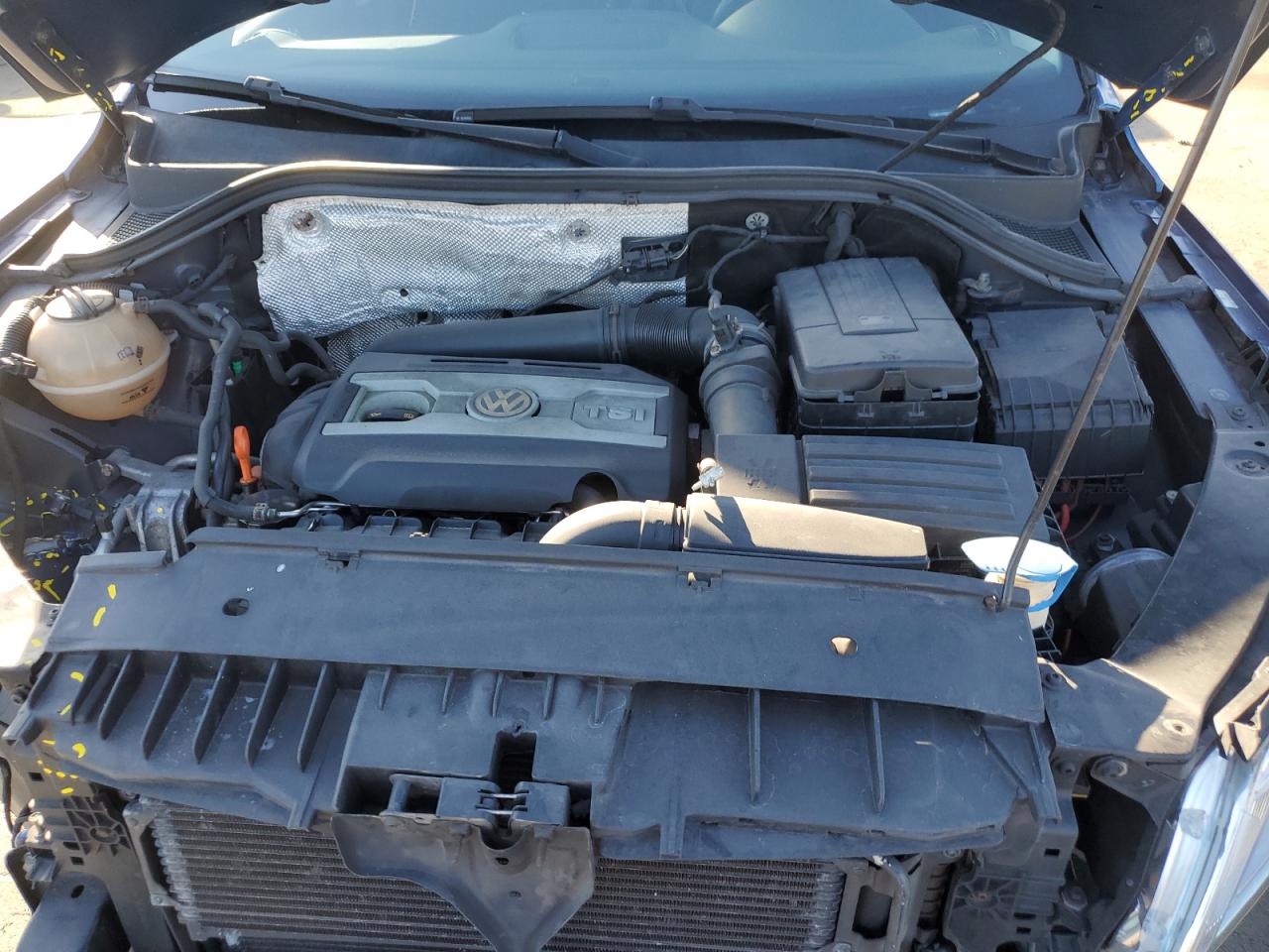2009 Volkswagen Tiguan - Image 12