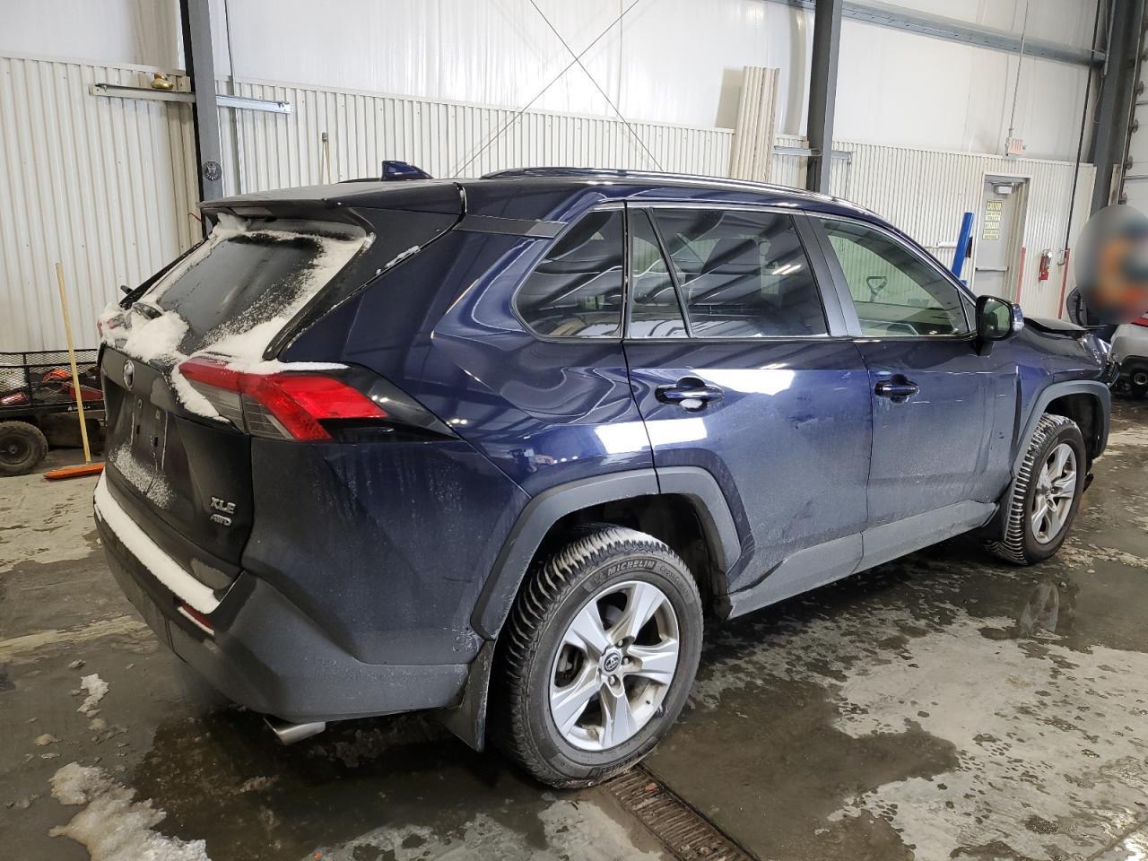 2019 Toyota RAV 4 - Image 3