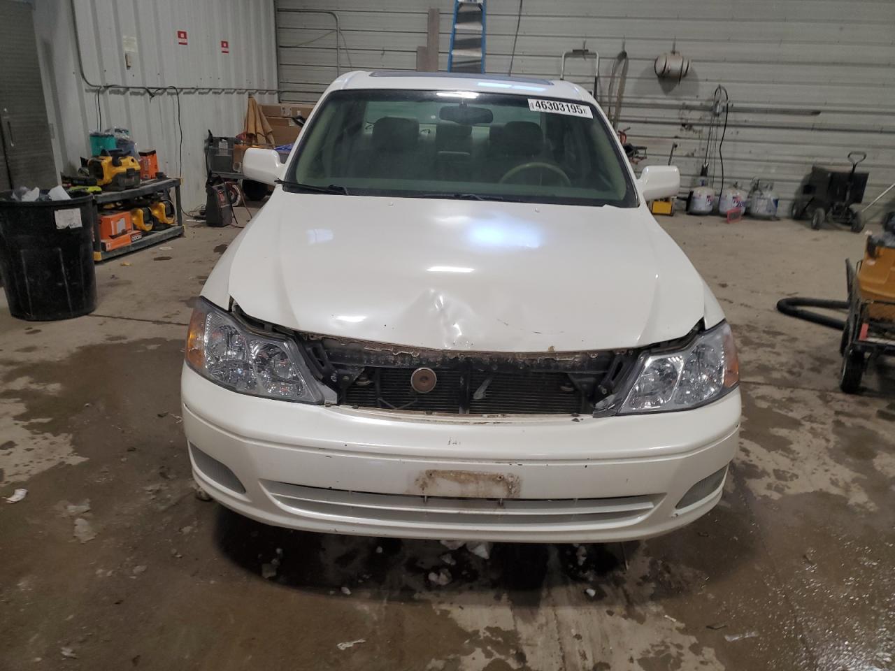 2001 Toyota Avalon - Image 5