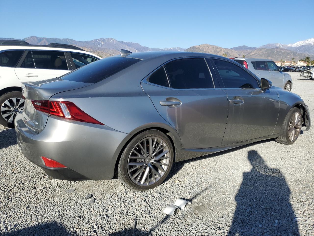 2015 Lexus IS - Image 3
