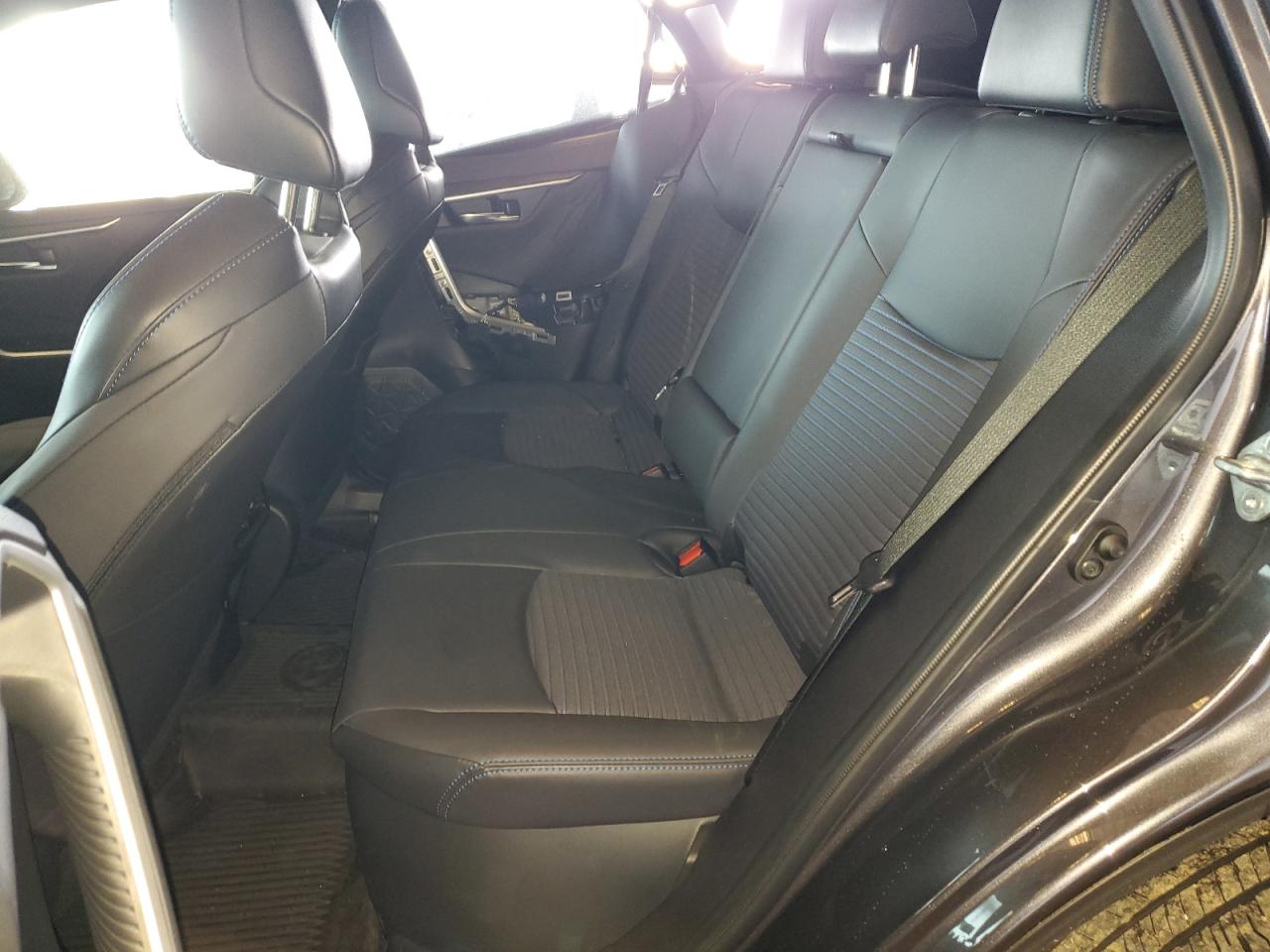 2021 Toyota RAV 4 - Image 11