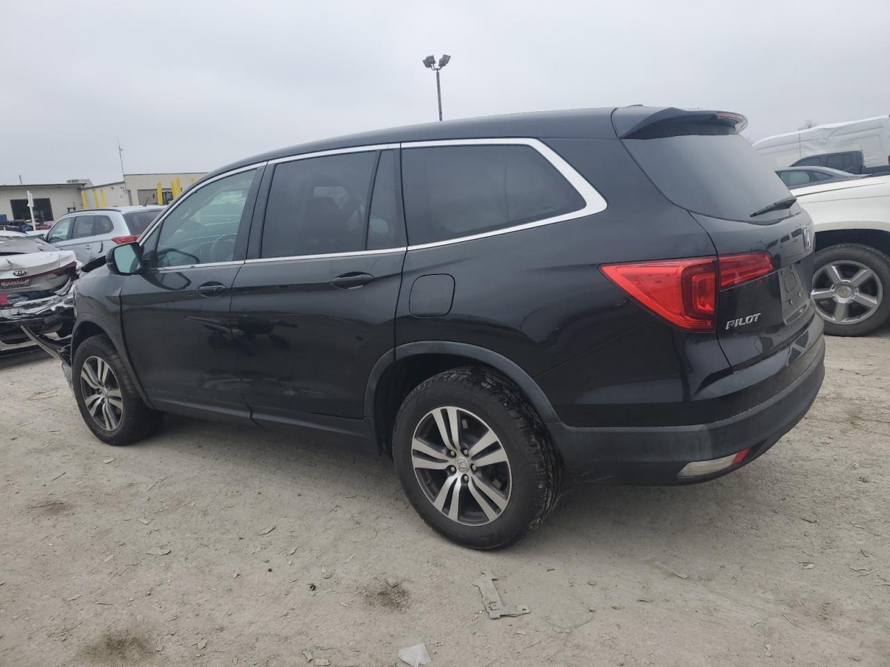 2016 Honda Pilot - Image 2
