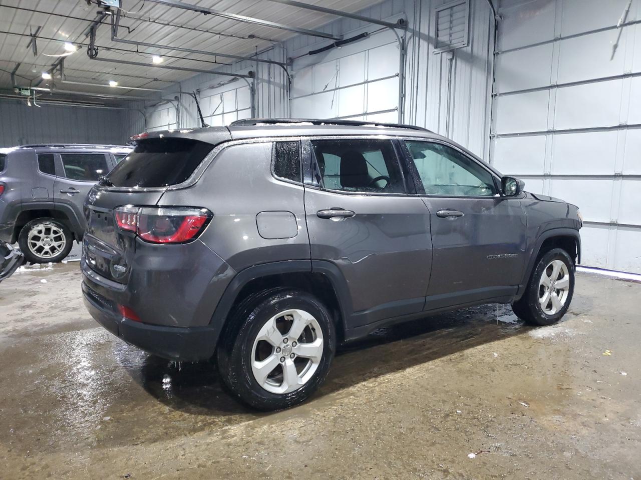 2018 Jeep Compass - Image 3