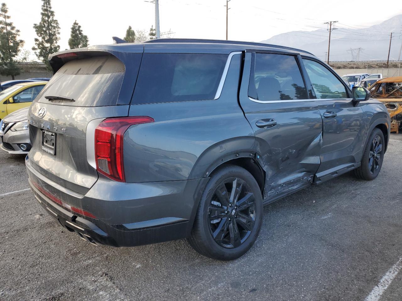 2024 Hyundai Palisade - Image 3