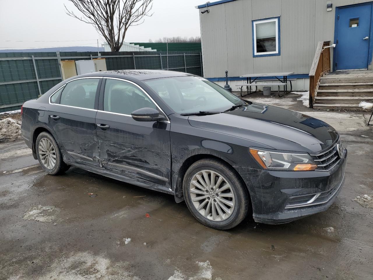 2016 Volkswagen Passat - Image 4