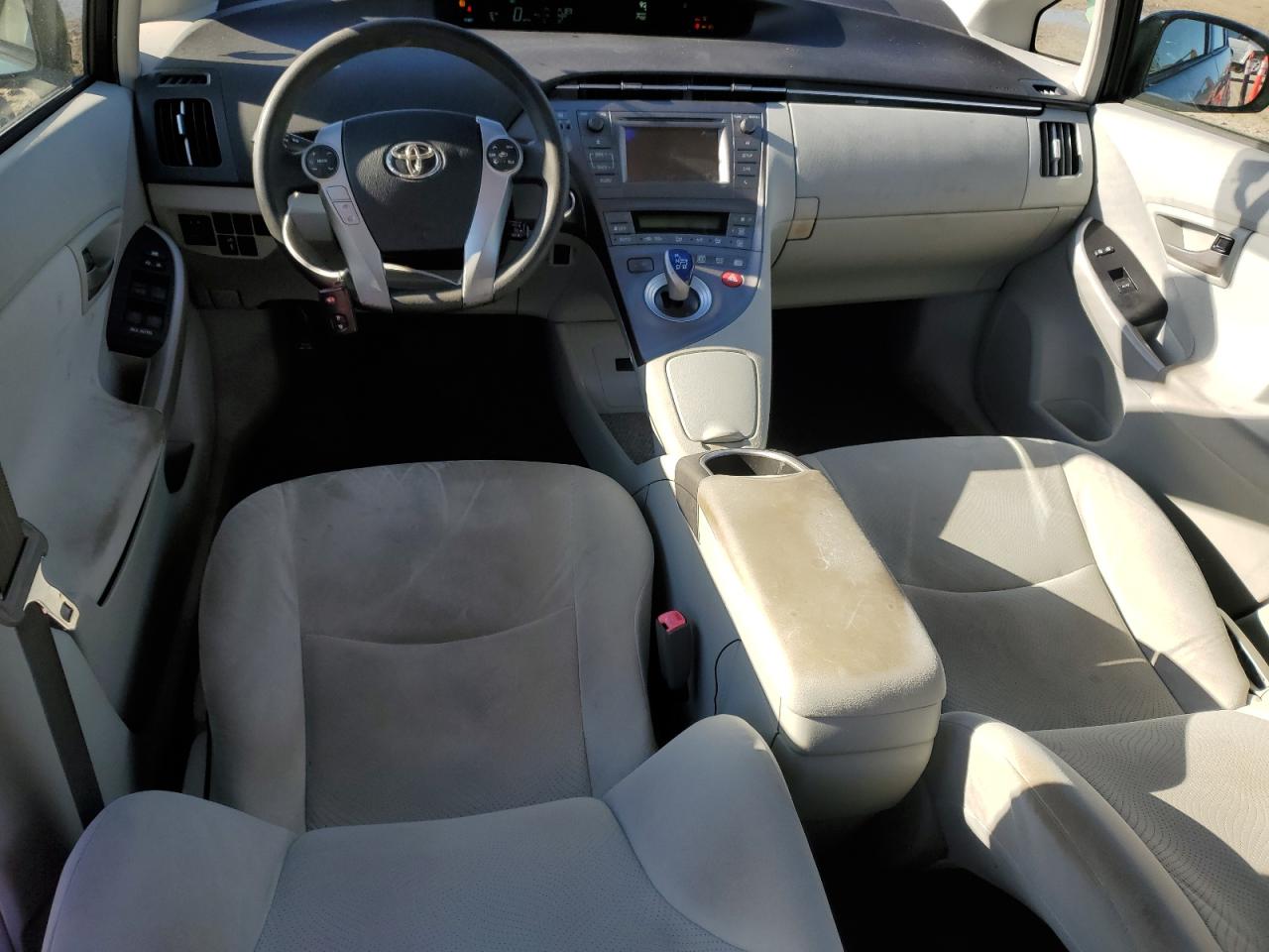 2012 Toyota Prius - Image 8