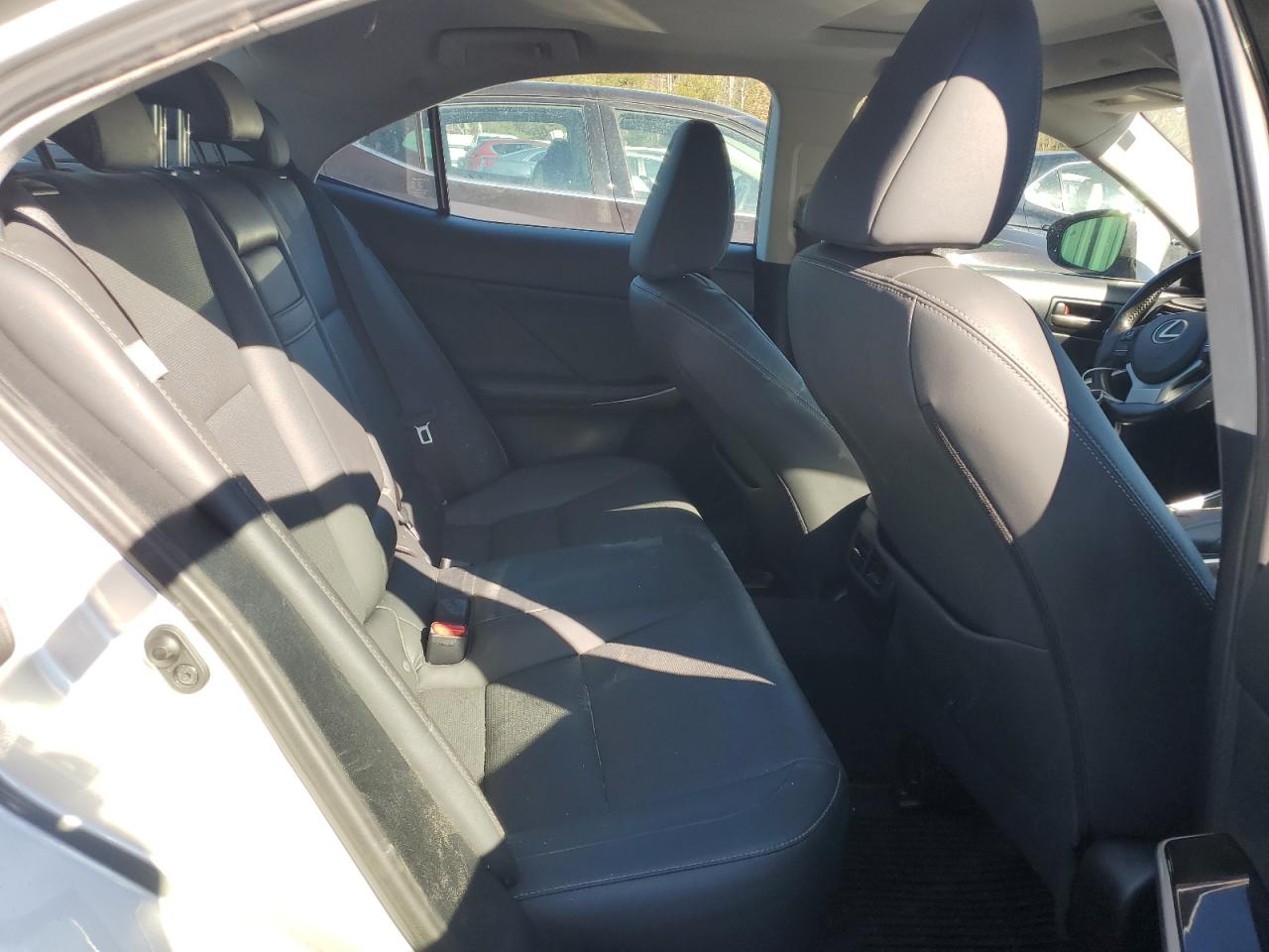 2020 Lexus IS - Image 10
