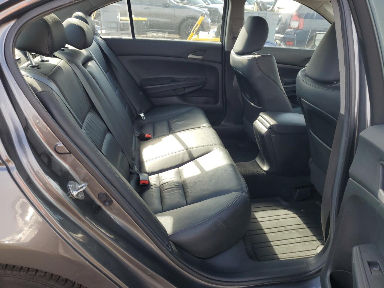 2011 Honda Accord - Image 10