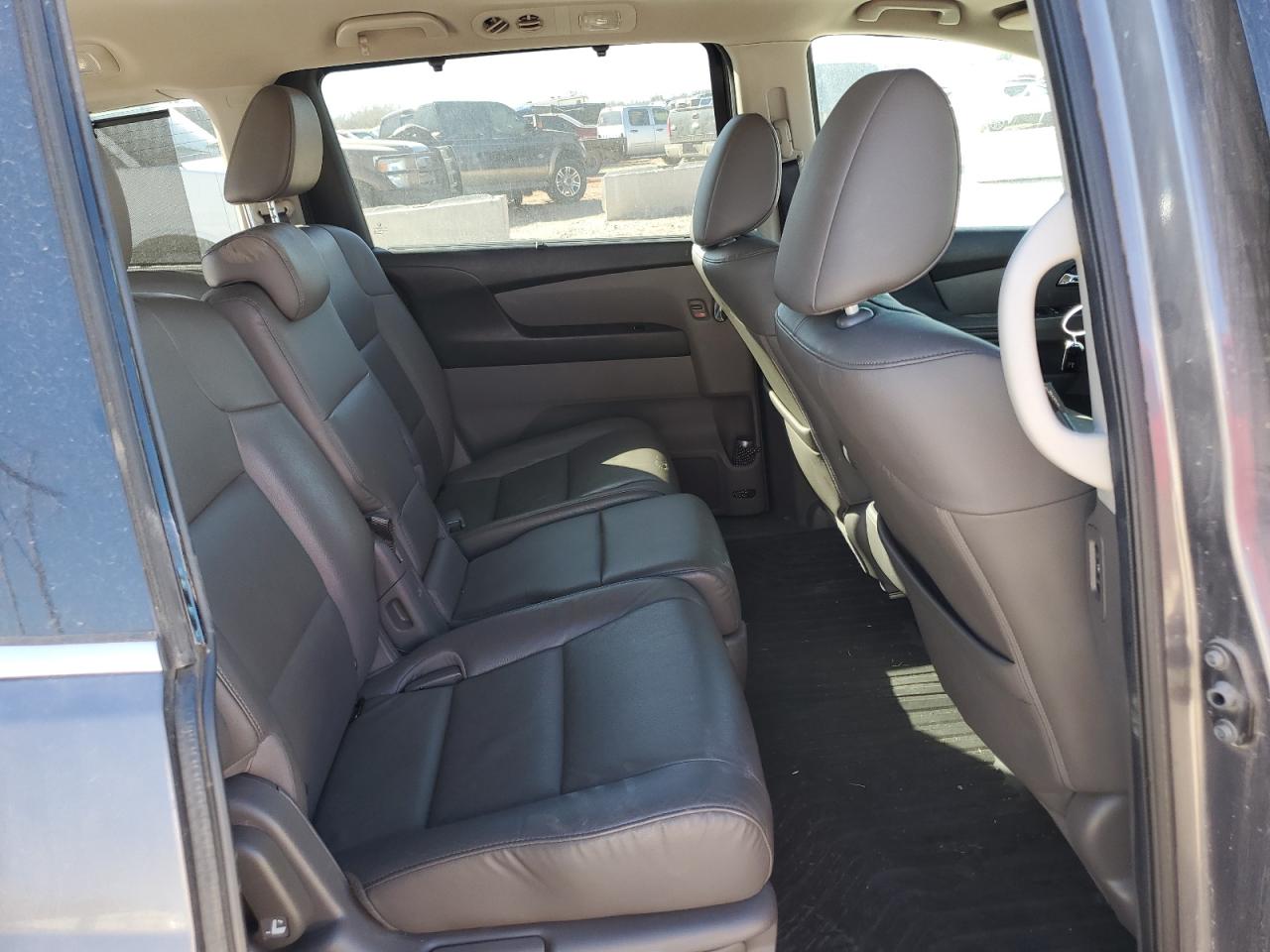 2015 Honda Odyssey - Image 11