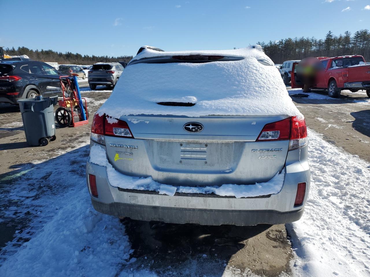 2012 Subaru Outback - Image 6