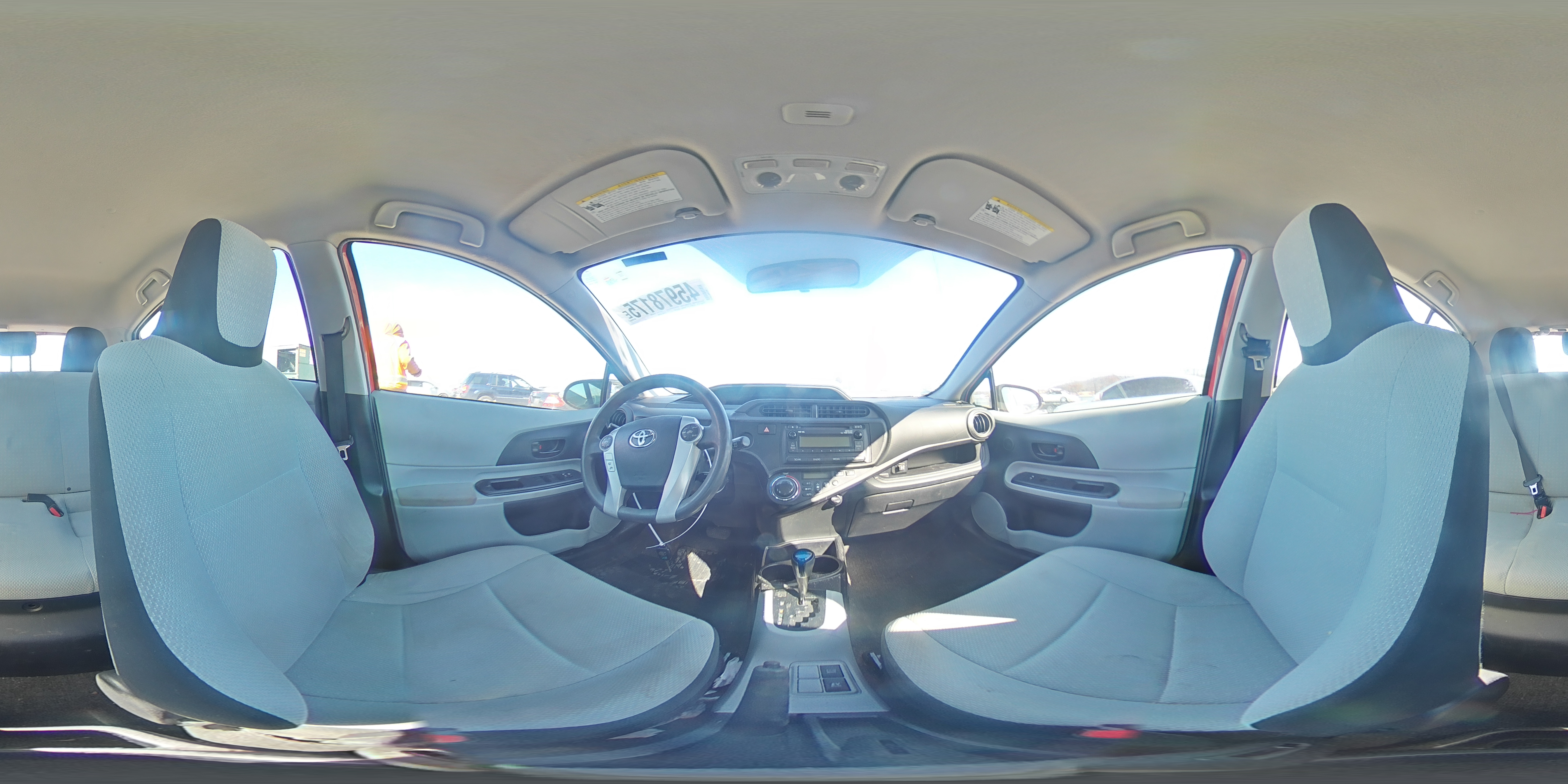 2014 Toyota Prius - Image 12