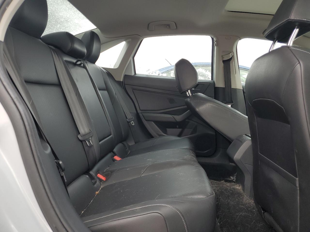 2019 Volkswagen Jetta - Image 10