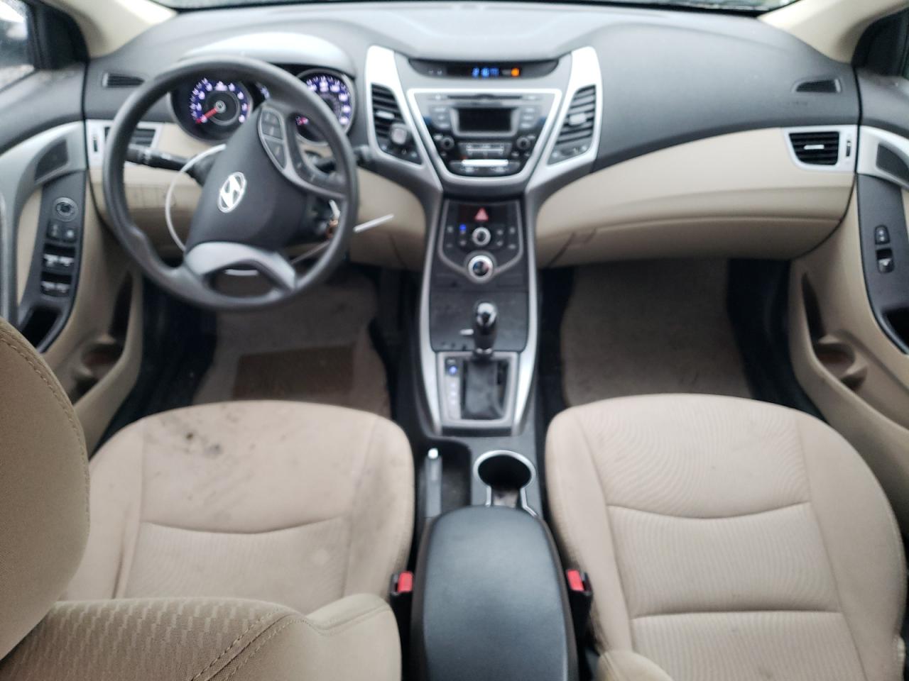 2016 Hyundai Elantra - Image 8