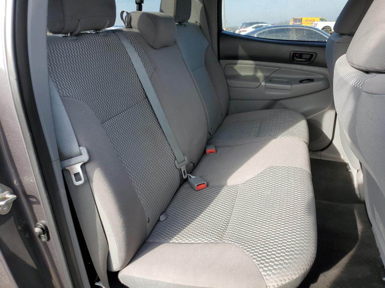 2015 Toyota Tacoma - Image 10
