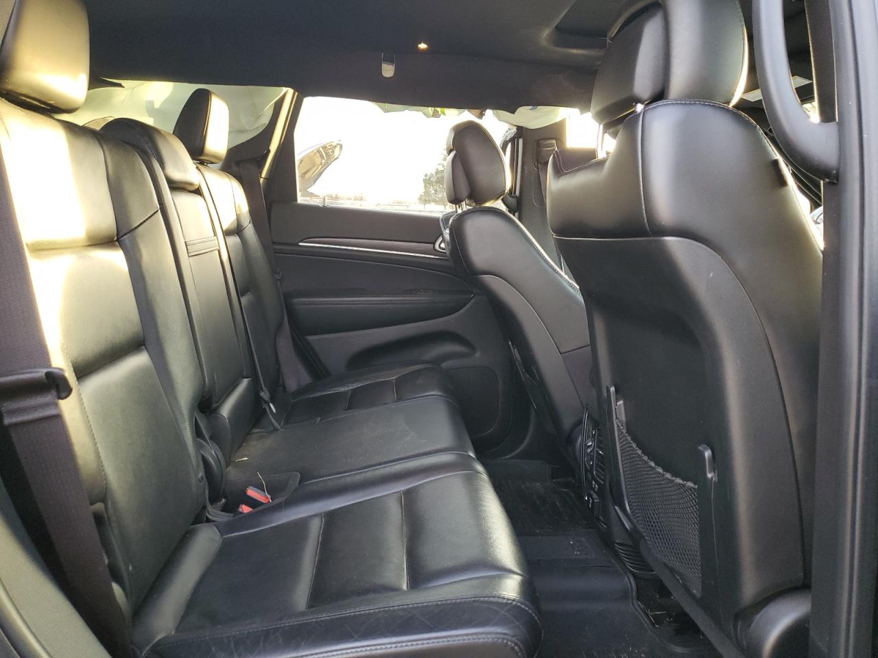 2020 Jeep Grand Cherokee - Image 11
