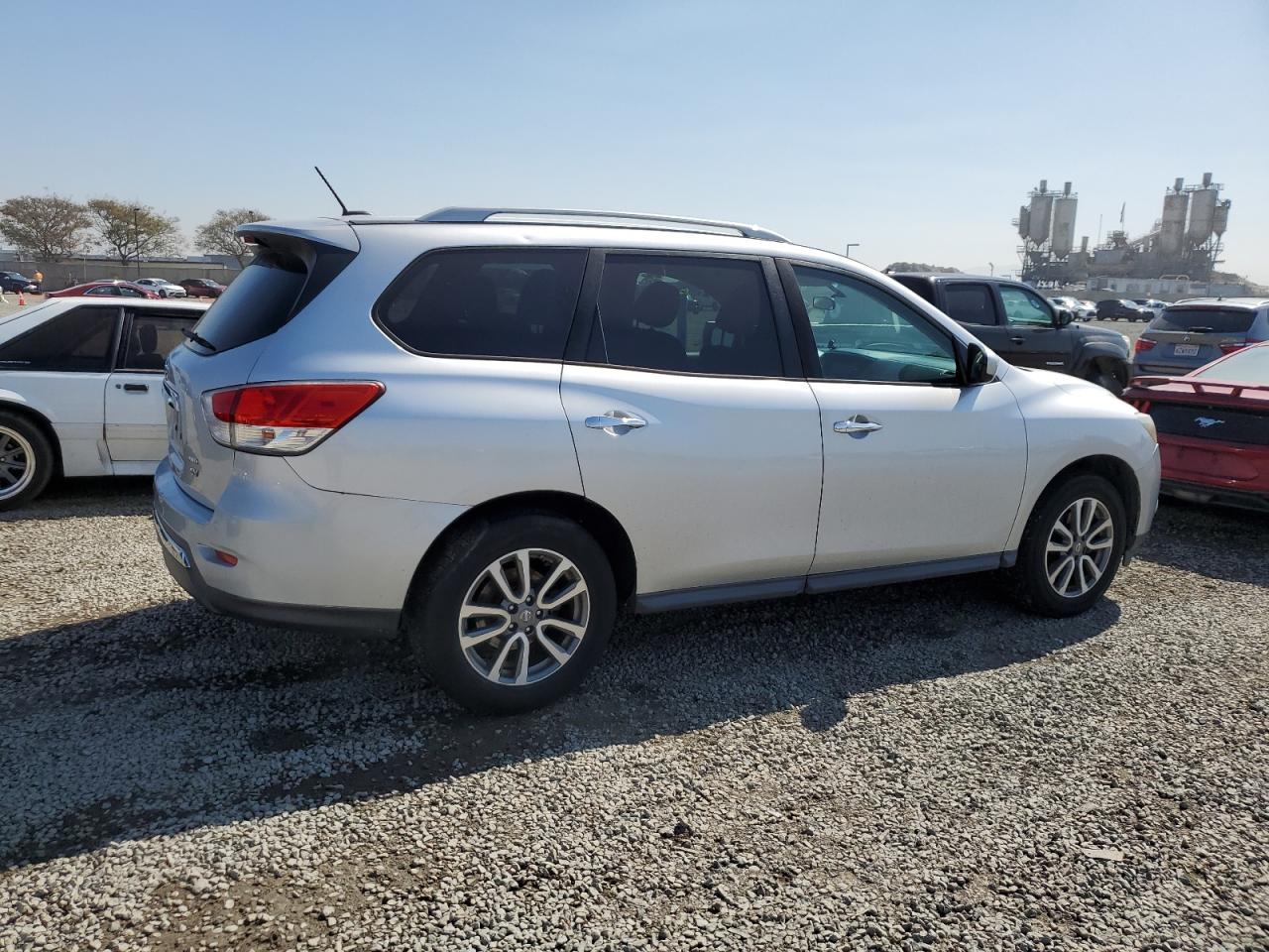 2013 Nissan Pathfinder - Image 3