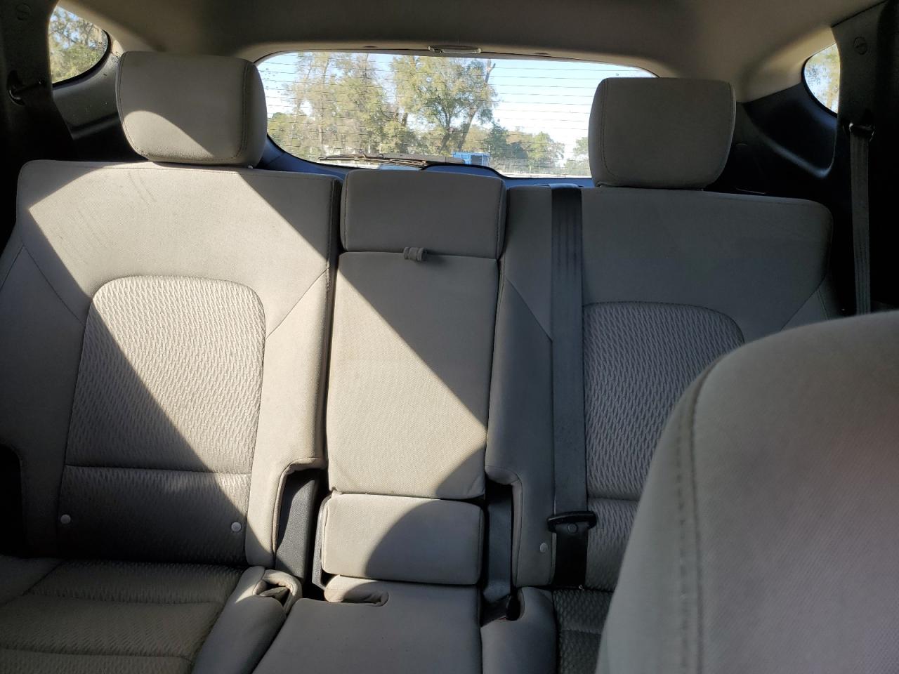 2013 Hyundai Santa Fe - Image 10