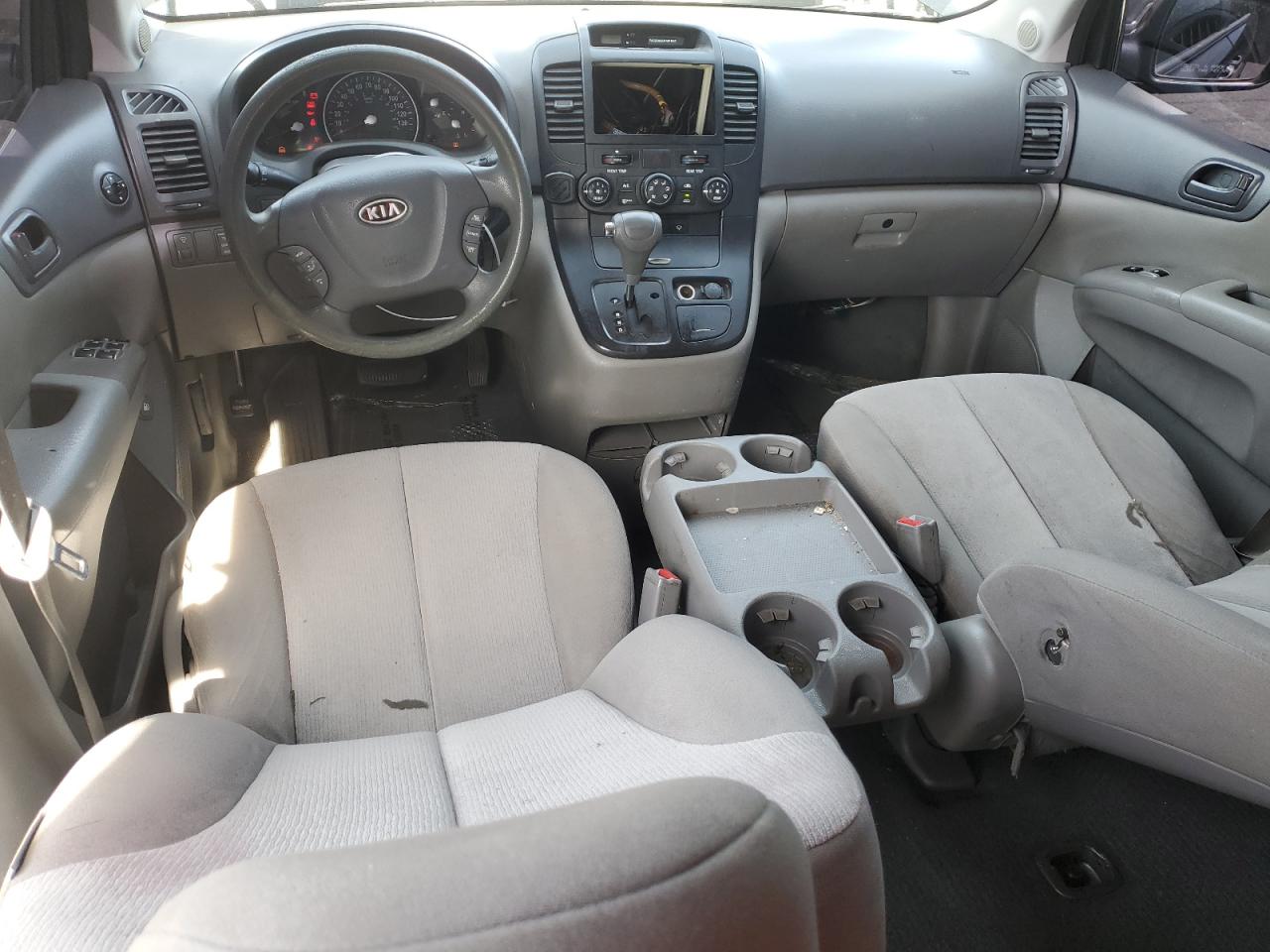 2012 Kia Sedona - Image 8