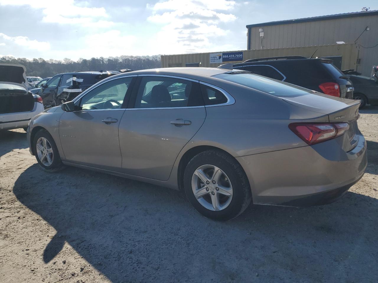 2022 Chevrolet Malibu - Image 2