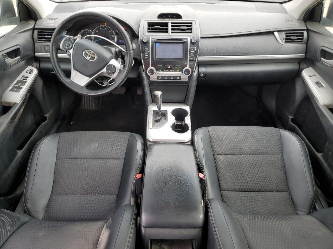 2012 Toyota Camry - Image 10