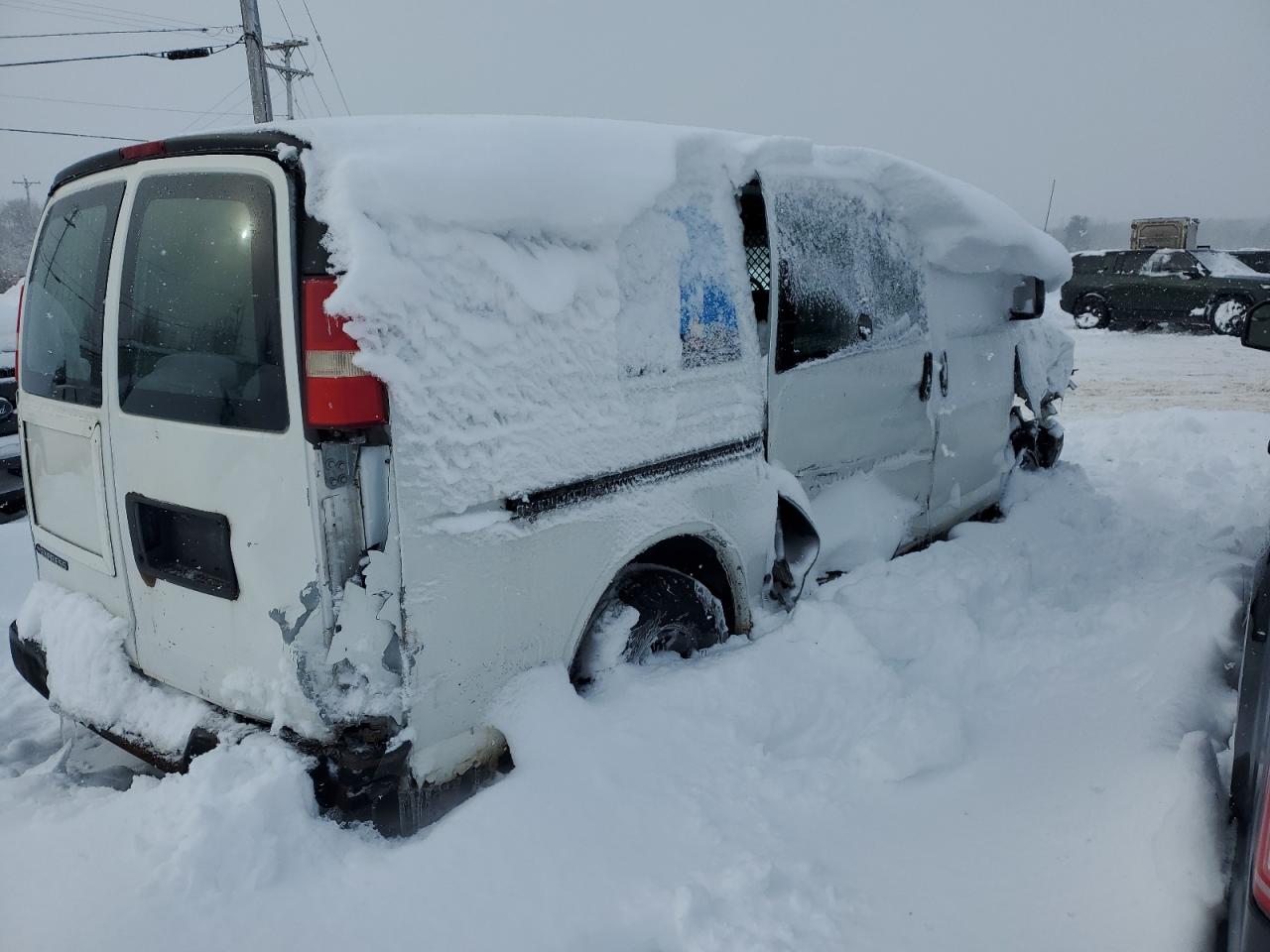 2007 Chevrolet Express - Image 3
