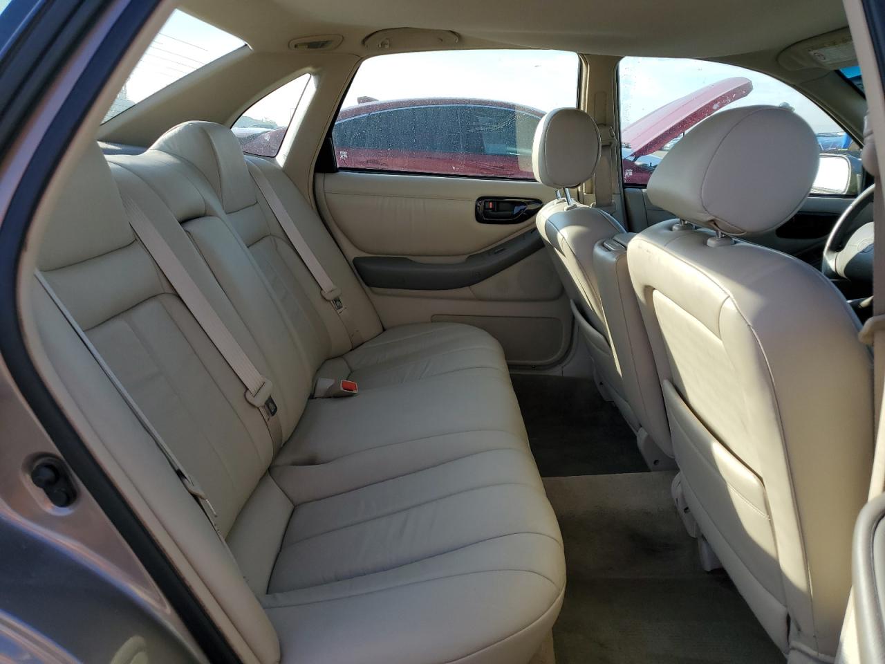 1998 Toyota Avalon - Image 10