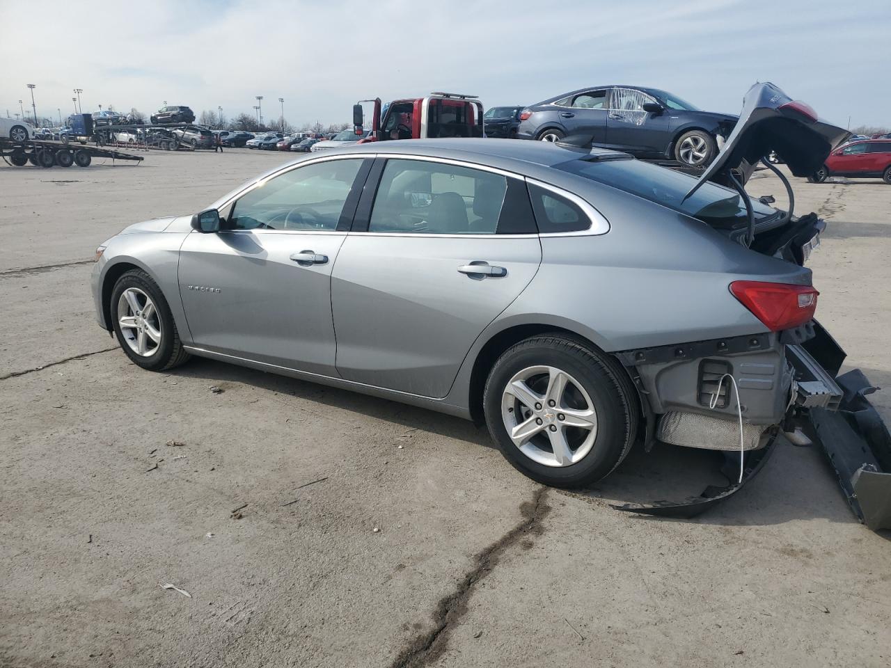 2023 Chevrolet Malibu - Image 2