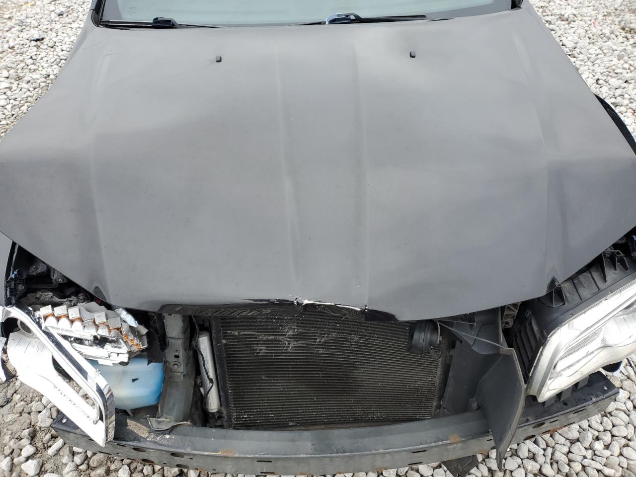 2011 Chrysler 300 - Image 12