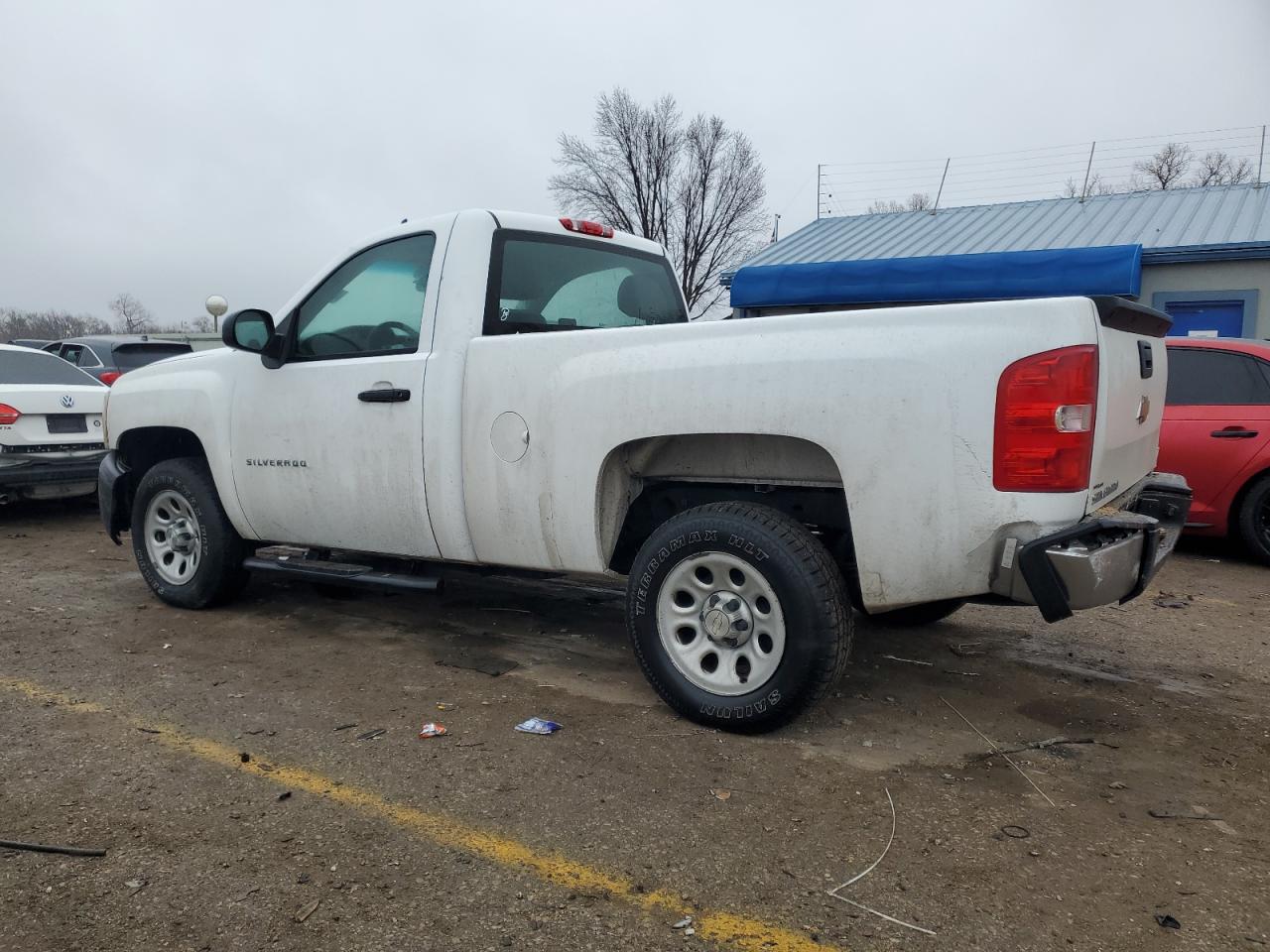 2009 Chevrolet Silverado - Image 2