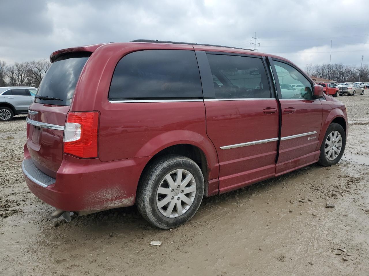 2015 Chrysler Town & Country - Image 3