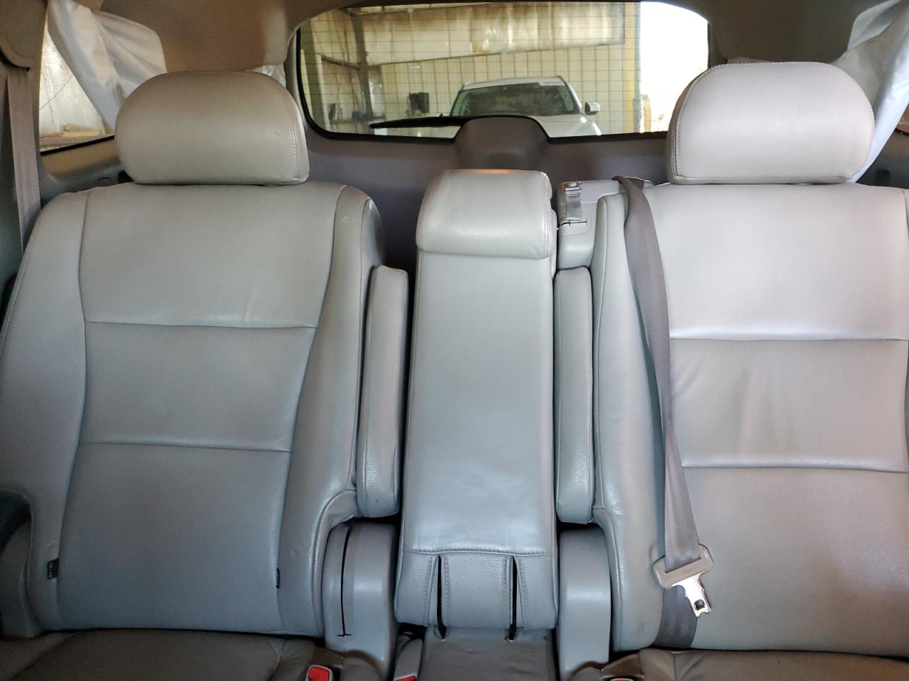 2009 Toyota Highlander - Image 10