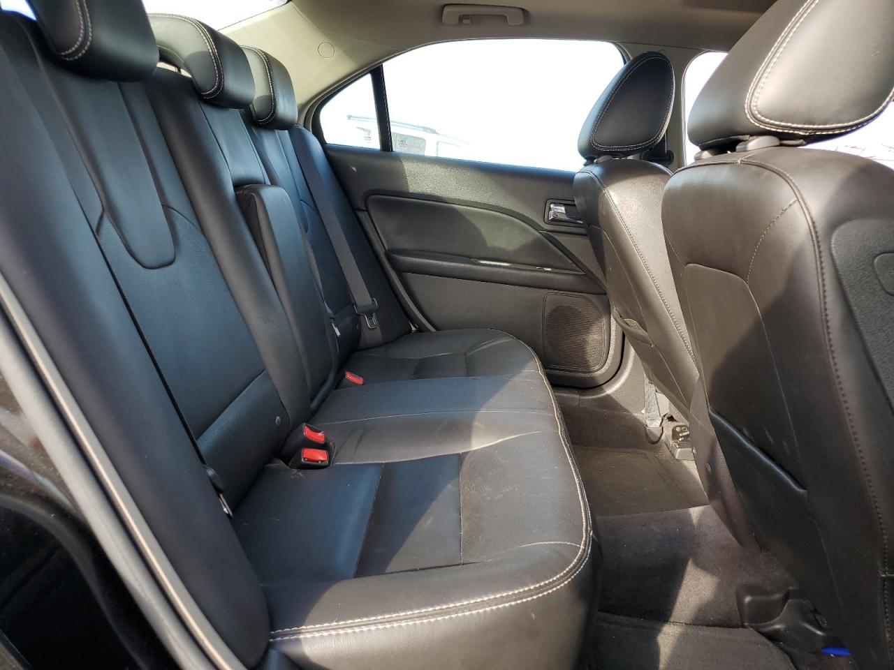 2010 Ford Fusion - Image 11