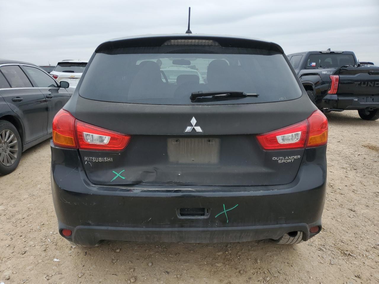 2014 Mitsubishi Outlander - Image 6