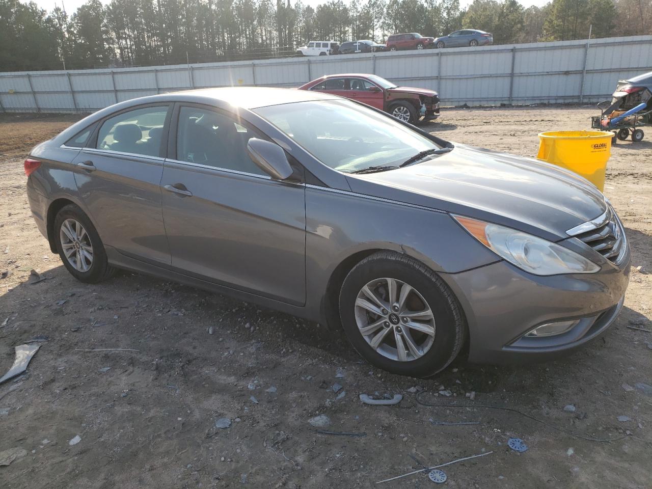 2013 Hyundai Sonata - Image 4
