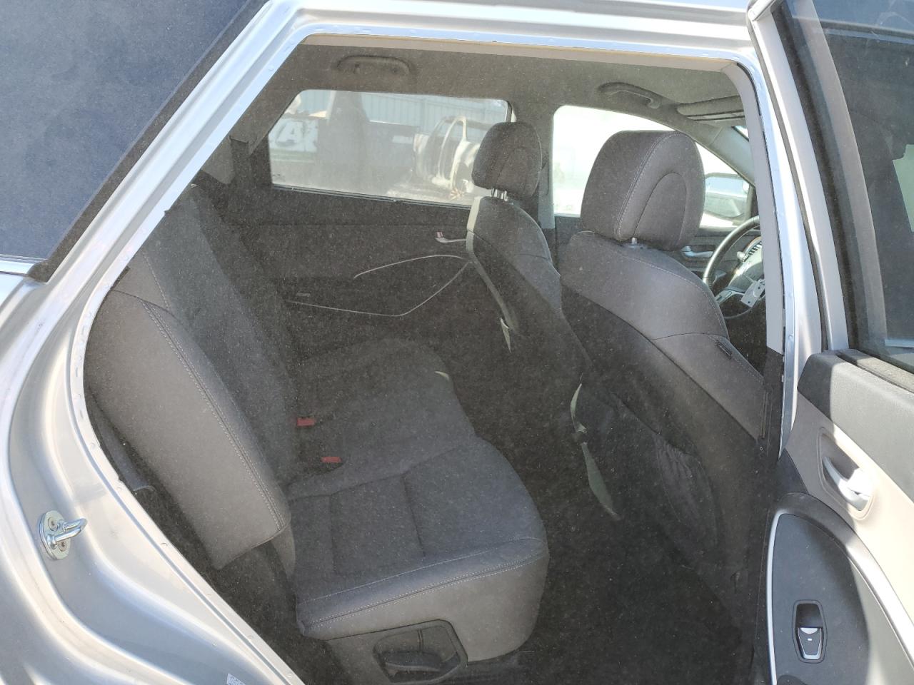 2017 Hyundai Santa Fe - Image 11