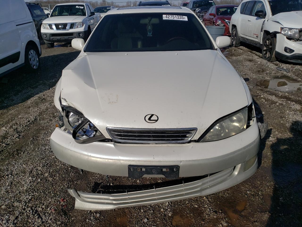 2001 Lexus ES - Image 5